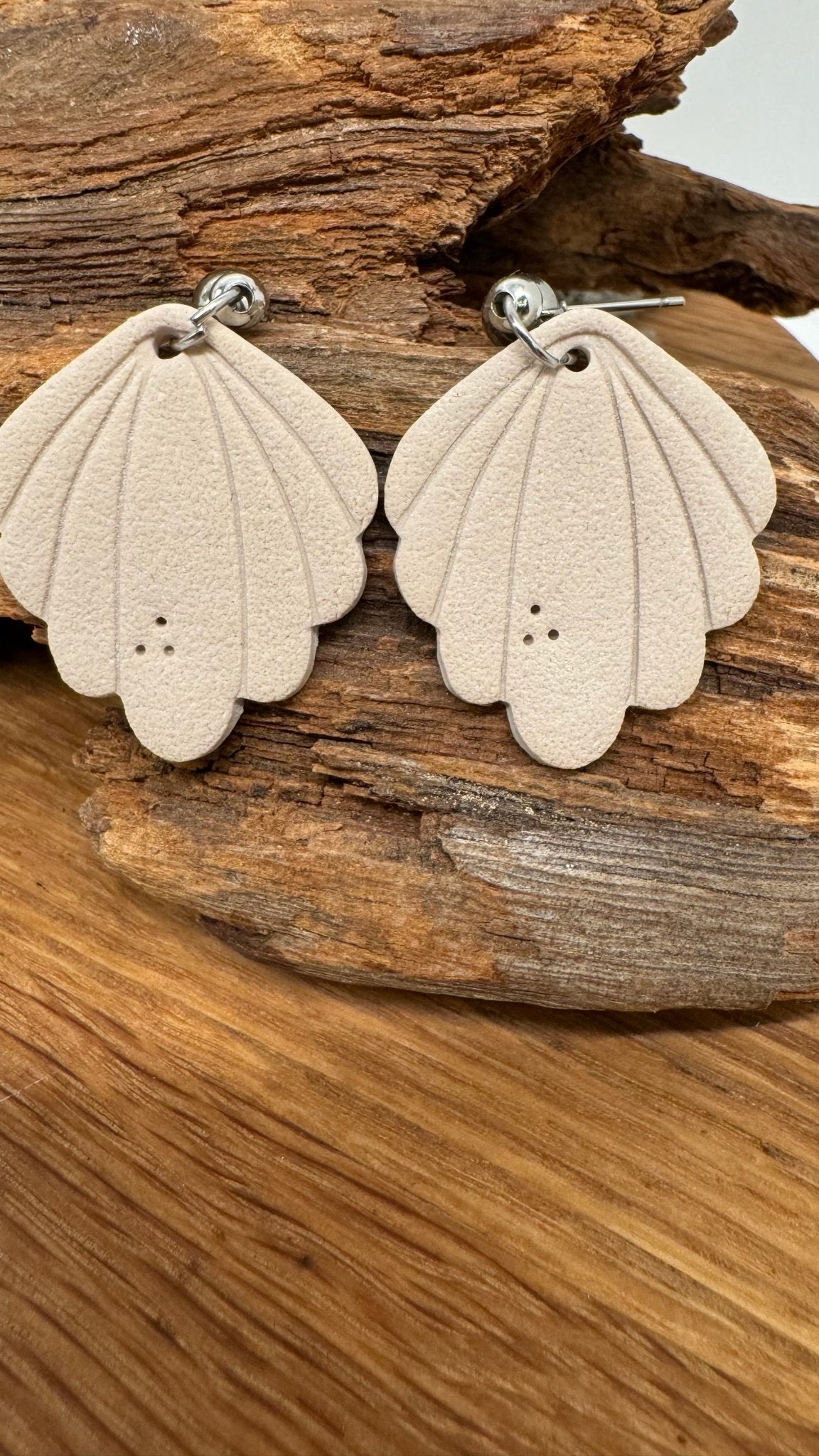 Simpukka-korvakoru - Premium Design from UuPa. - Just 26 €! Shop now at UuPa.