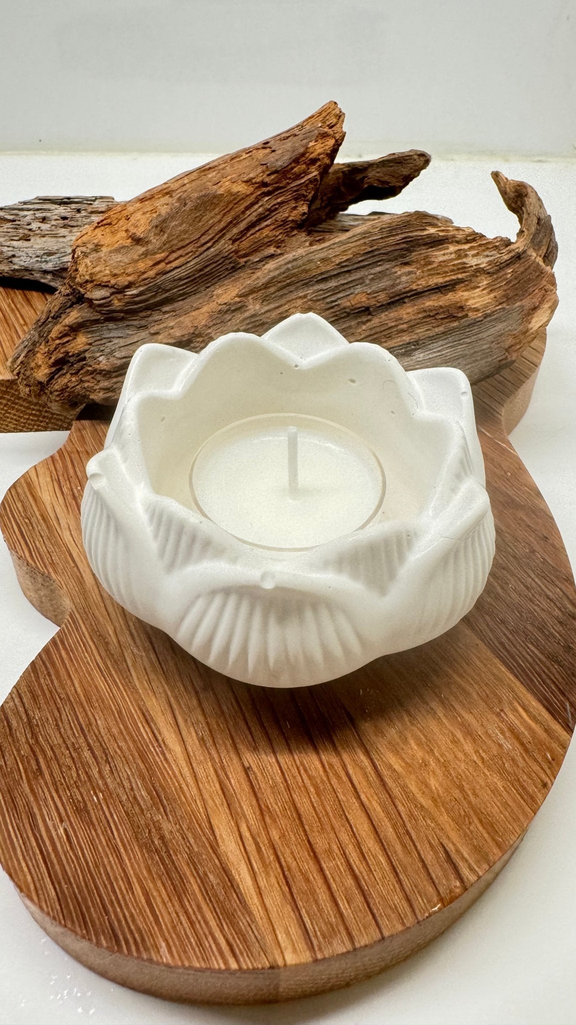 Lootus-kynttiläkippo - Premium from UuPa. - Just 10 €! Shop now at UuPa.