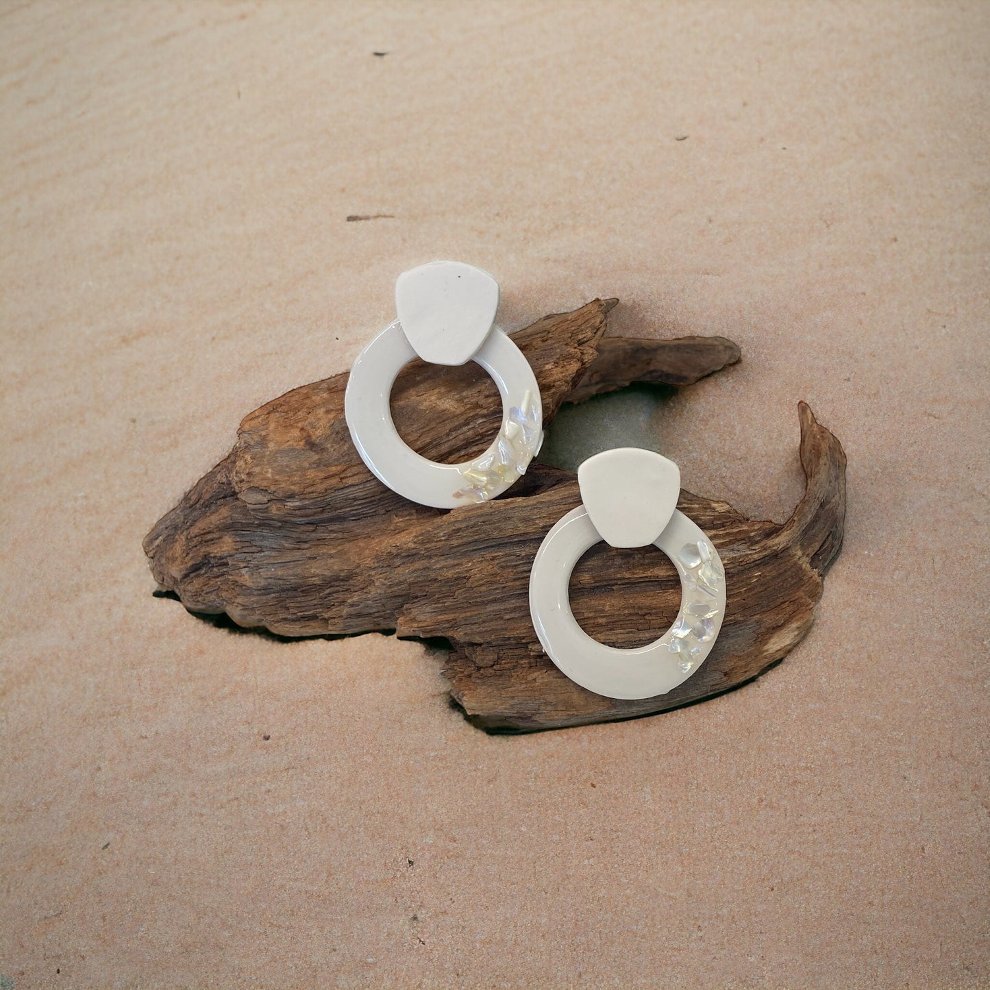 Simpukkarengas-korvakoru - Premium from UuPa. - Just 26 €! Shop now at UuPa.