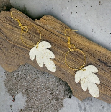 Lotus piece earrings- white/gold