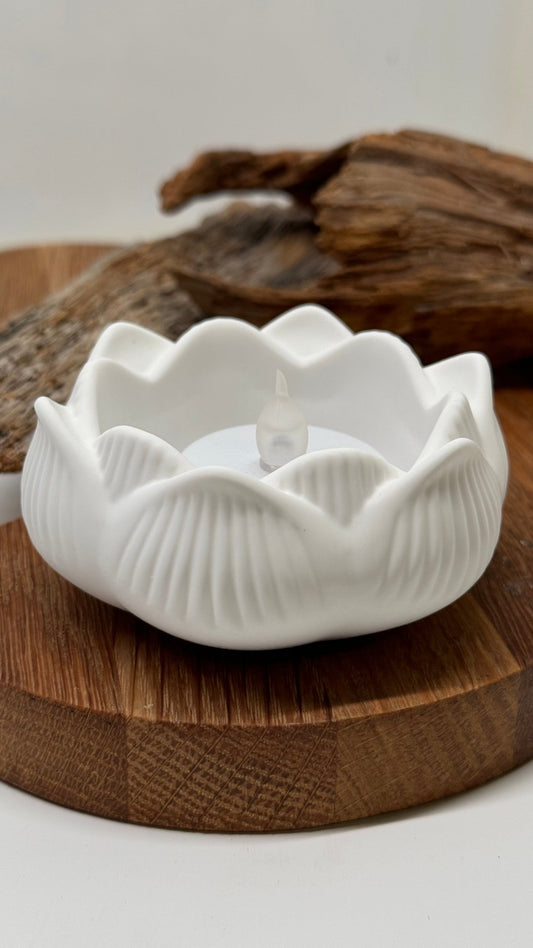 Lootus-kynttiläkippo - Premium  from UuPa. - Just 10 €! Shop now at UuPa.